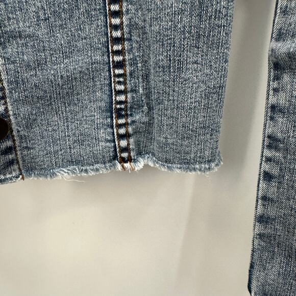 KUT FROM THE KLOTH NWT Kara Denim Jean Jacket in Medium Standard Wash// XS - Picture 10 of 13